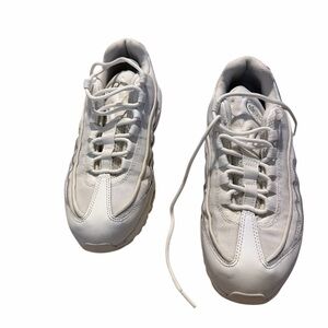 Nike Men's White Low-Top Sneakers